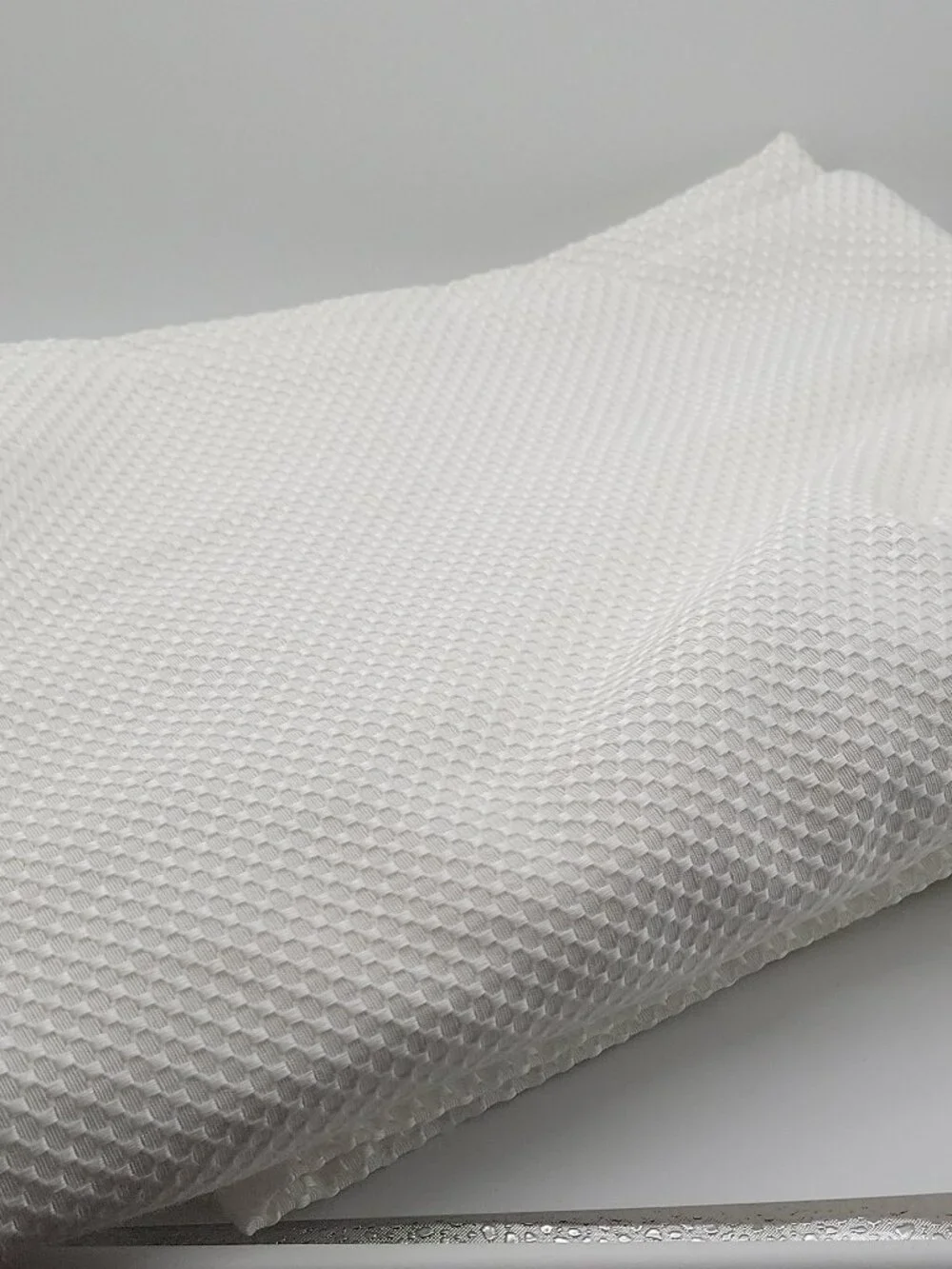 Waterford Wh. Waffle Weave TableCloth, Cotton/Polyester Rectangular 166